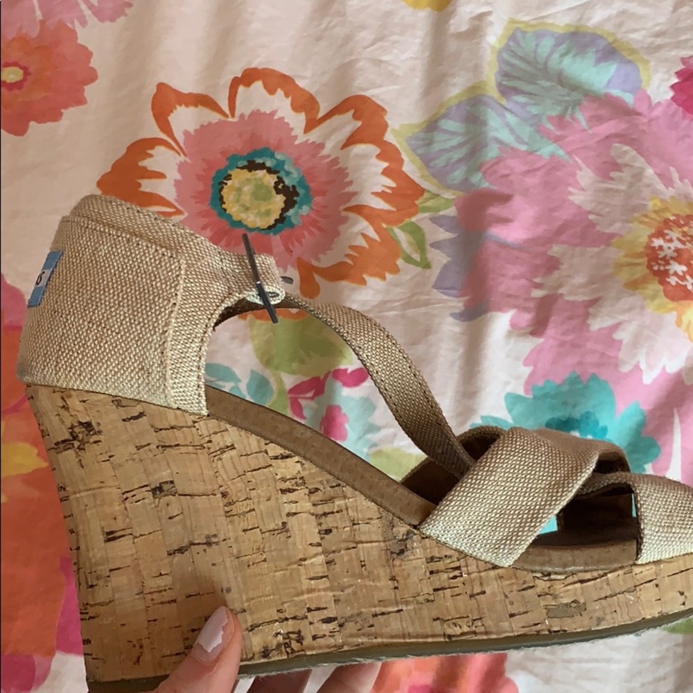 Cork bottom heeled TOMS
